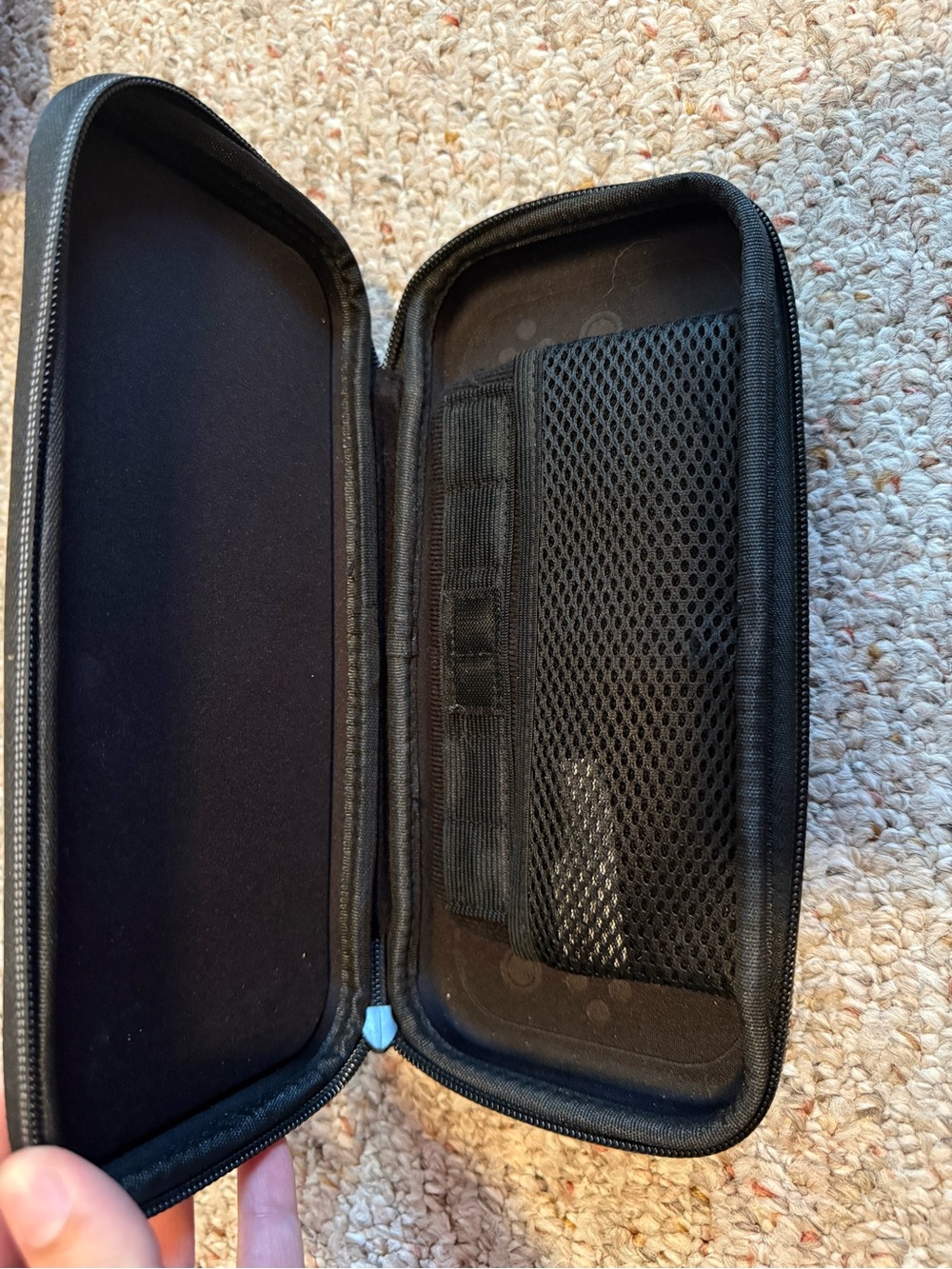 Nintendo Switch console case - Picture 3 of 4